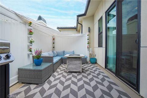 Tiny photo for 2603 Nelson Avenue #B, Redondo Beach, CA 90278 (MLS # SB25177889)