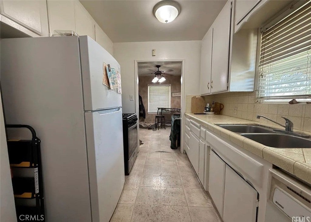 2512 Barnett