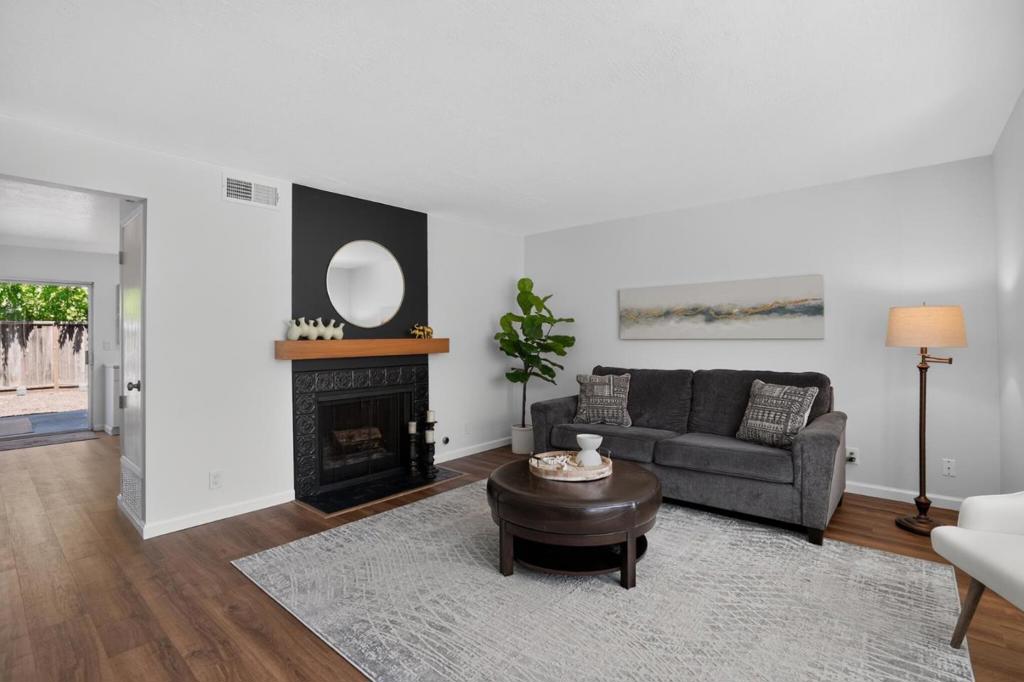 832 Royal Ann Lane