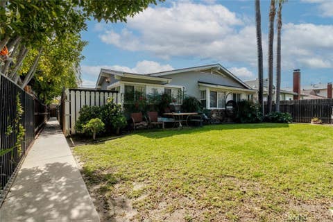 Photo of 12806 Oxnard Street, North Hollywood, CA 91606 (MLS # GD26039645)