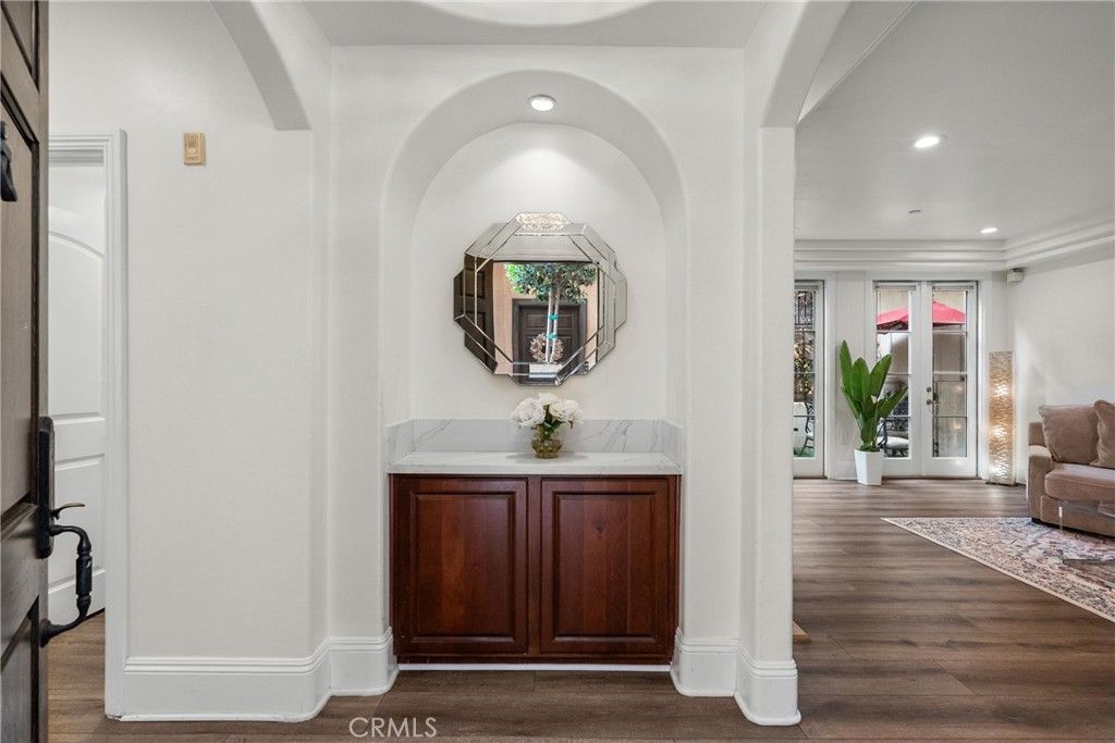 Photo of 1311 Centinela Ave #3, Santa Monica, CA 90404 (MLS # SR25228151)