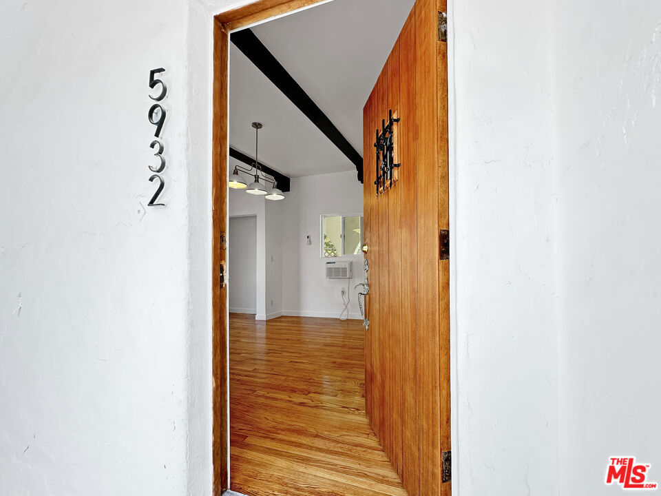 5932 Willoughby Avenue