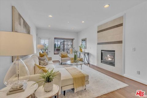 Photo of 4805 Bellflower Avenue #203, North Hollywood, CA 91601 (MLS # 26714147)