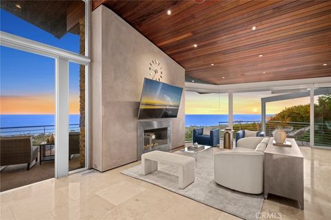 Photo of 856 Diamond, Laguna Beach, CA 92651 (MLS # LG25097922)