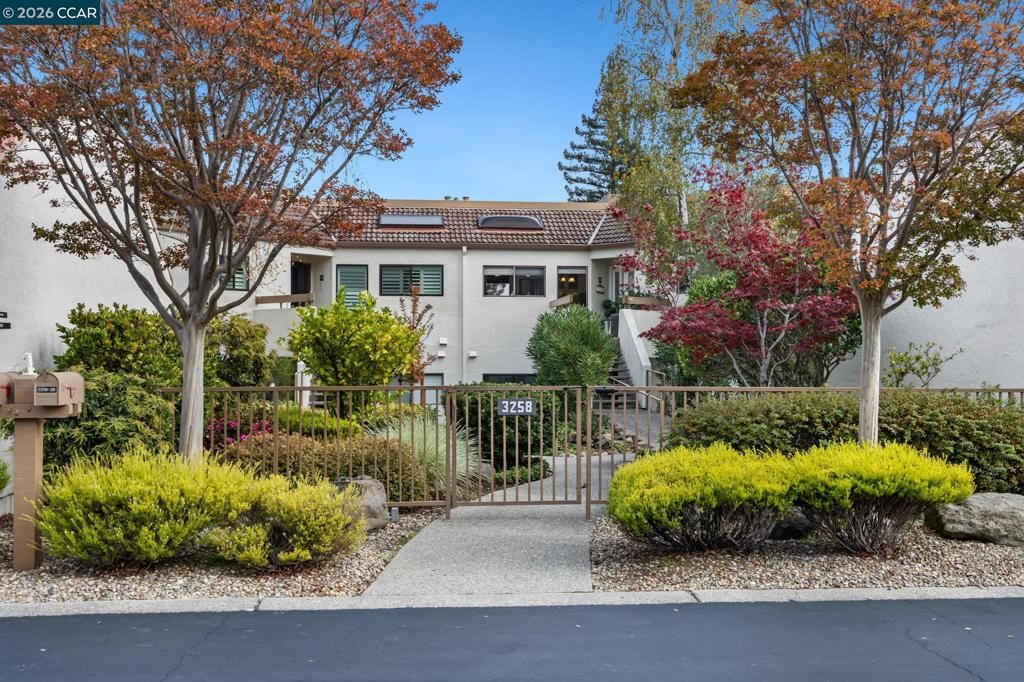 Photo of 3258 Ptarmigan Dr Dr #3B, Walnut Creek, CA 94595 (MLS # 41131509)
