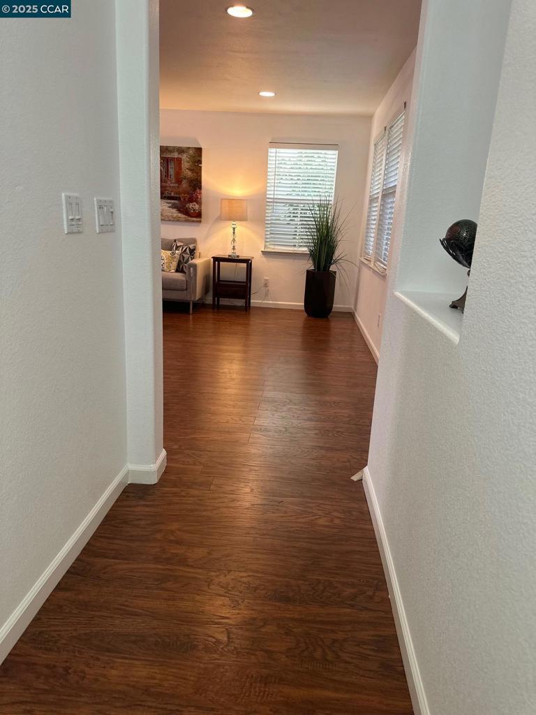 LOS MEDANOS - Residential