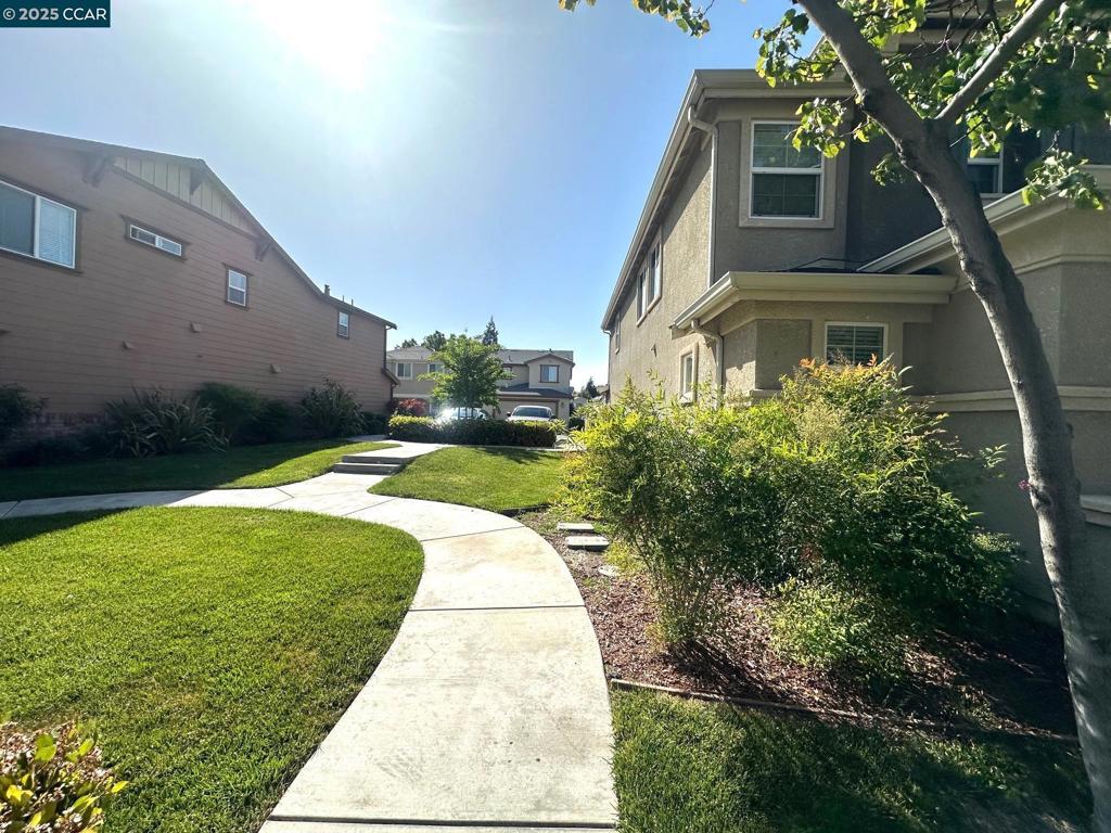 LOS MEDANOS - Residential