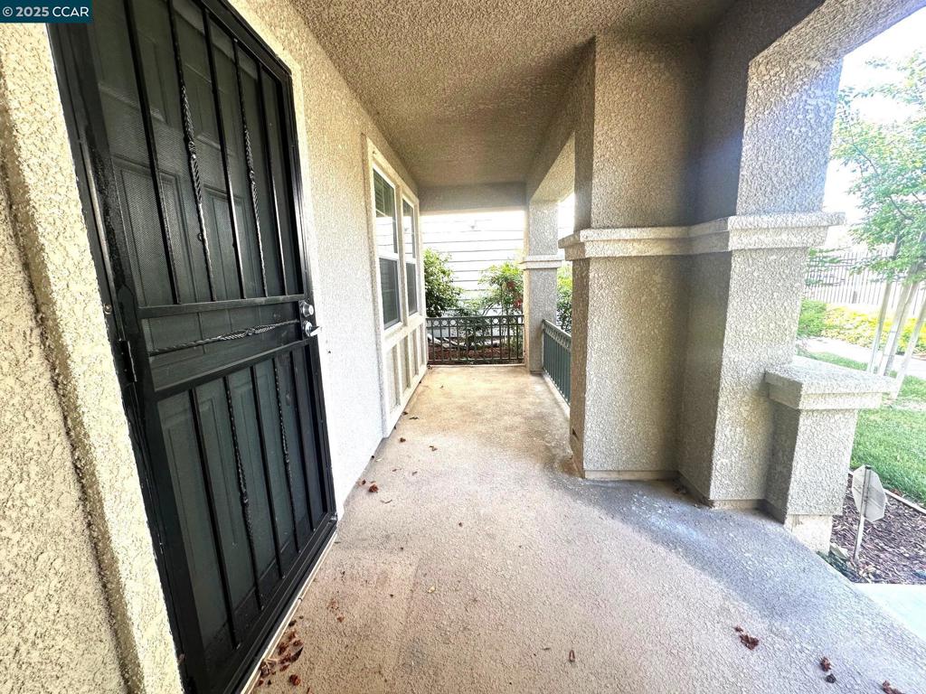 LOS MEDANOS - Residential