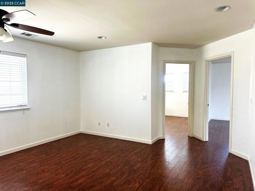 LOS MEDANOS - Residential