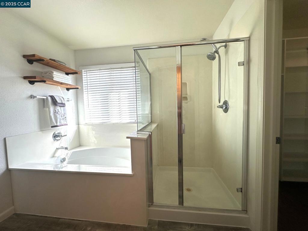 LOS MEDANOS - Residential