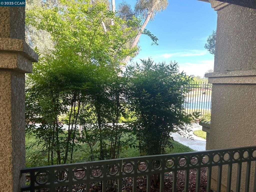 LOS MEDANOS - Residential