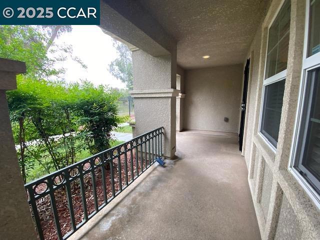 LOS MEDANOS - Residential