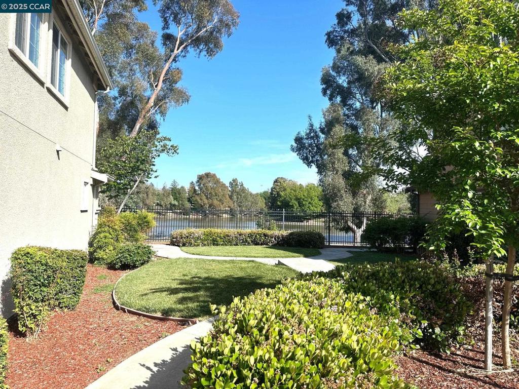 LOS MEDANOS - Residential