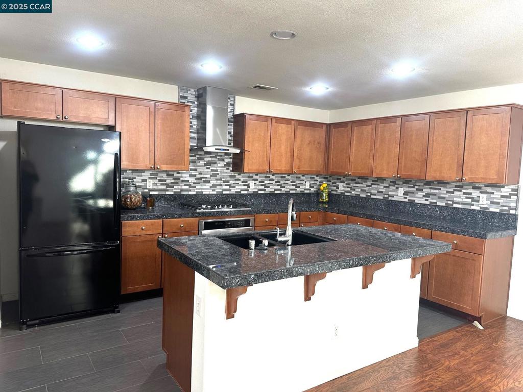 LOS MEDANOS - Residential