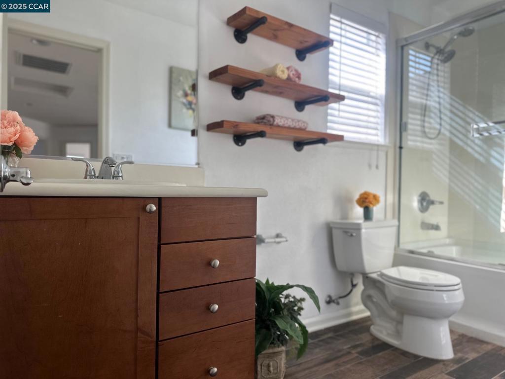 LOS MEDANOS - Residential