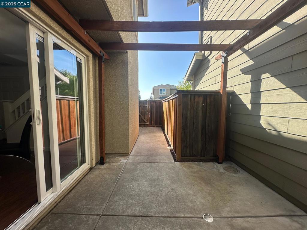 LOS MEDANOS - Residential