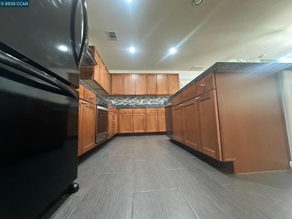 LOS MEDANOS - Residential