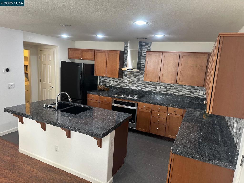 LOS MEDANOS - Residential