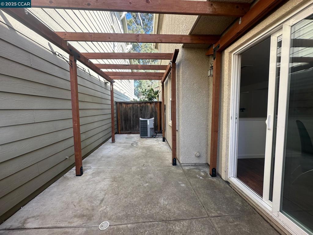 LOS MEDANOS - Residential