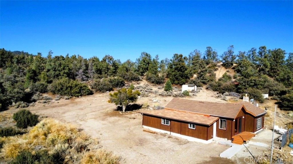 Photo of 37112 Adams Trail, Frazier Park, CA 93225 (MLS # SR25243983)