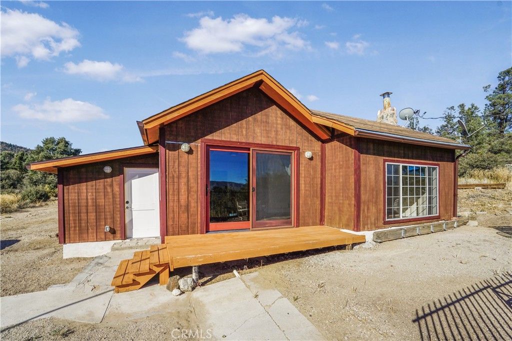 Photo of 37112 Adams Trail, Frazier Park, CA 93225 (MLS # SR25243983)