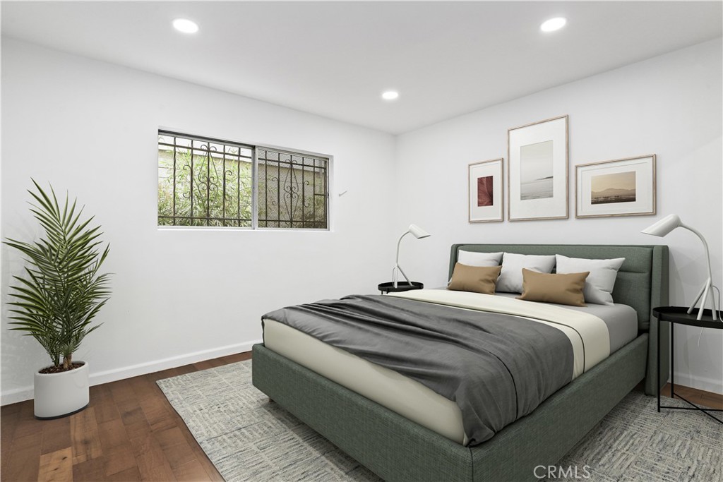 1045 N Kings Road 105