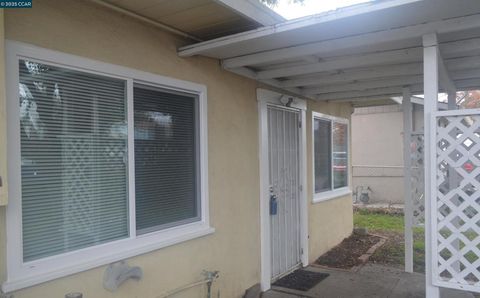 Photo of 92 Beach Dr Dr, Bay Point, CA 94565 (MLS # 41118300)