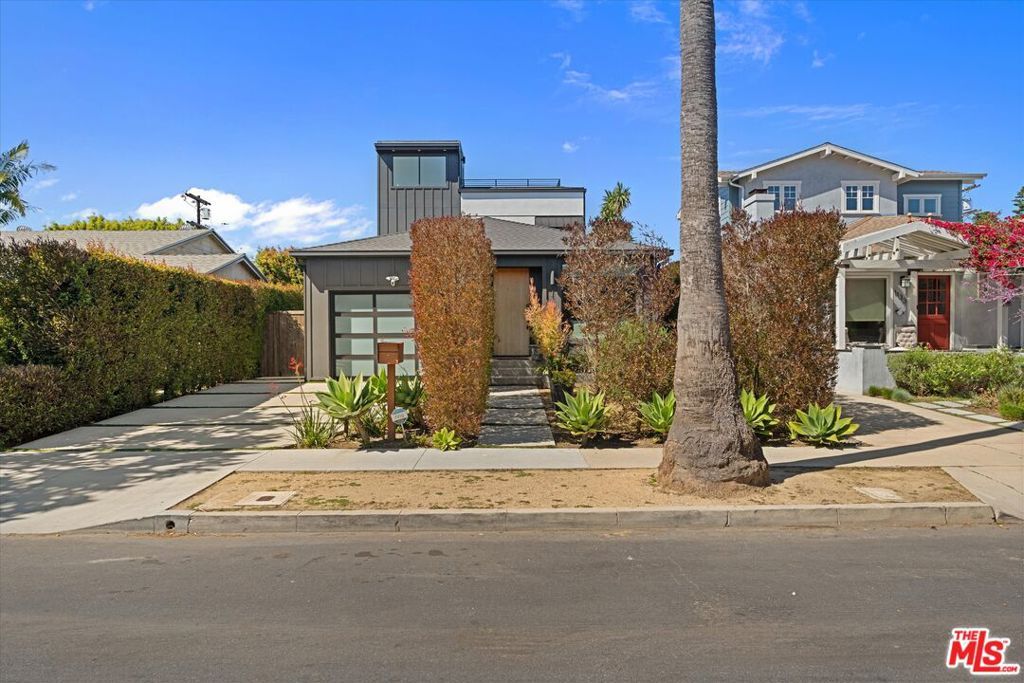 Photo of 1129 Van Buren Avenue, Venice, CA 90291 (MLS # 26657125)