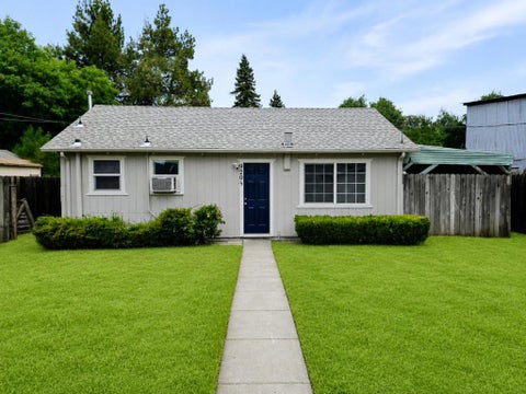 Photo of 920 Gum Avenue, Woodland, CA 95695 (MLS # ML82054020)