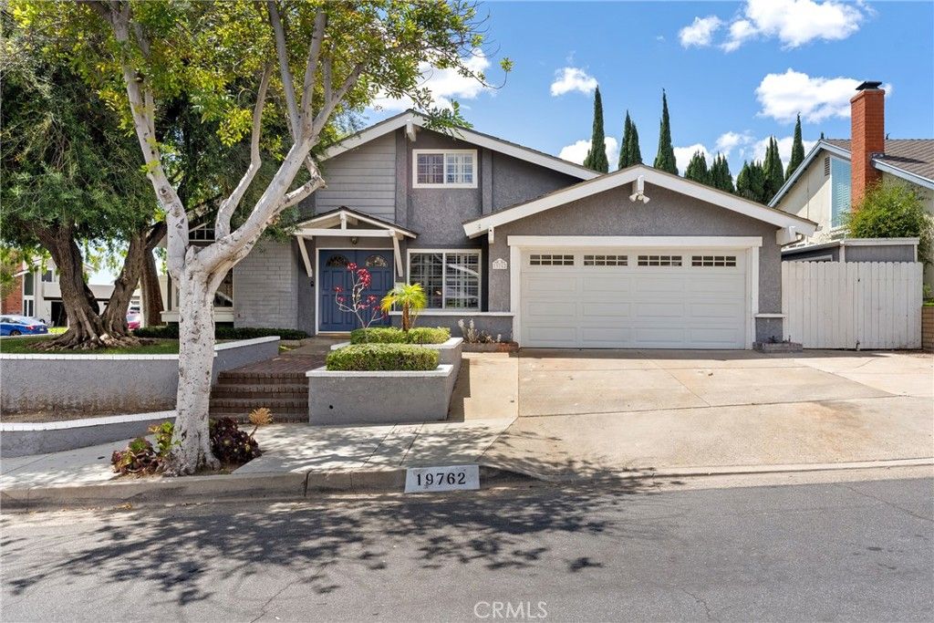 Photo of 19762 Ridgewood Place, Yorba Linda, CA 92886 (MLS # NP26079865)