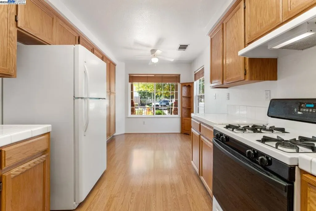 Brentwood, California 94513, United States, 3 Bedrooms Bedrooms, ,2 BathroomsBathrooms,Residential,Pending,199420