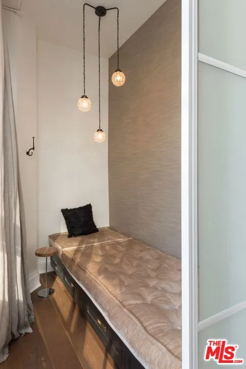 Los Angeles, California 90028, United States, 1 Bedroom Bedrooms, ,2 BathroomsBathrooms,Residential,Active,171725