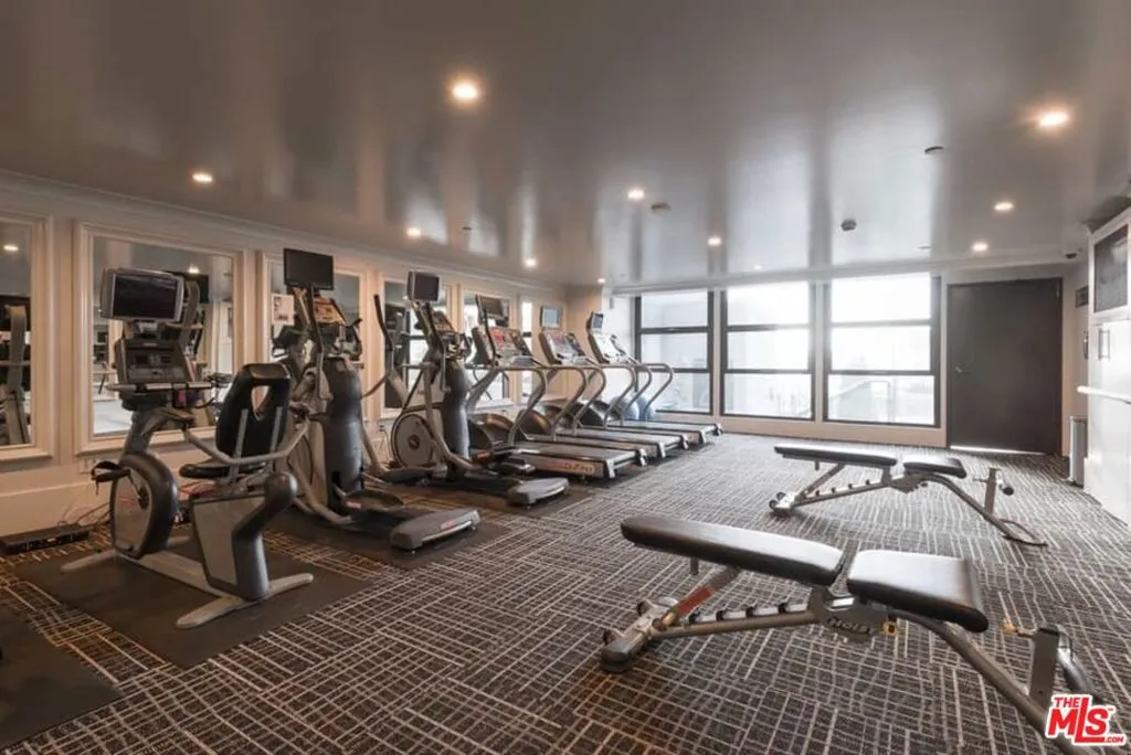 Los Angeles, California 90028, United States, 1 Bedroom Bedrooms, ,2 BathroomsBathrooms,Residential,Active,171725