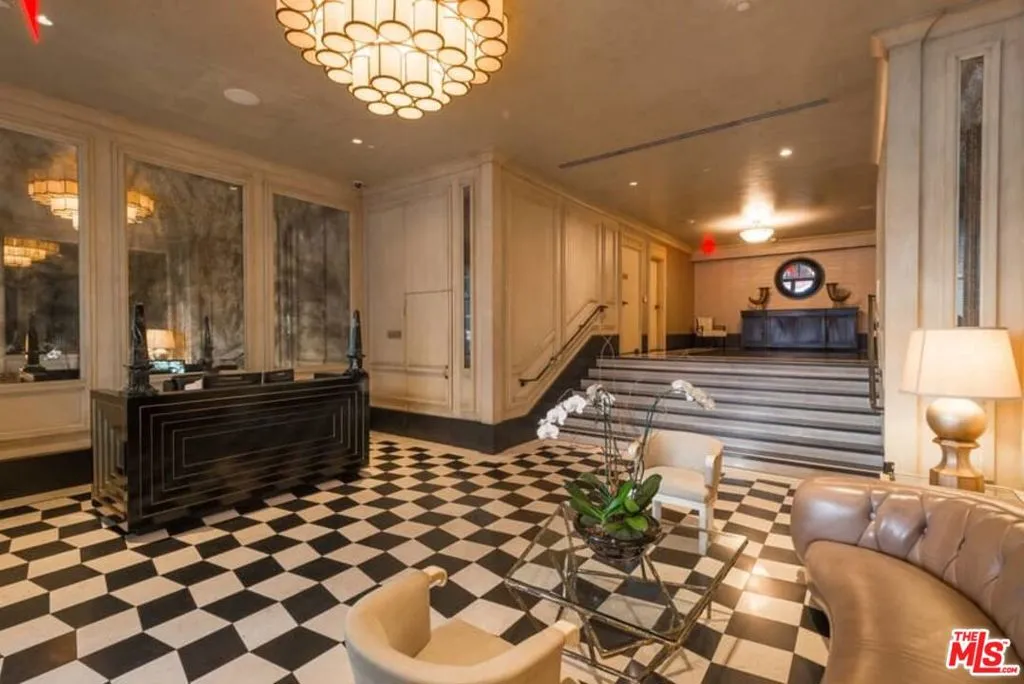 Los Angeles, California 90028, United States, 1 Bedroom Bedrooms, ,2 BathroomsBathrooms,Residential,Active,171725