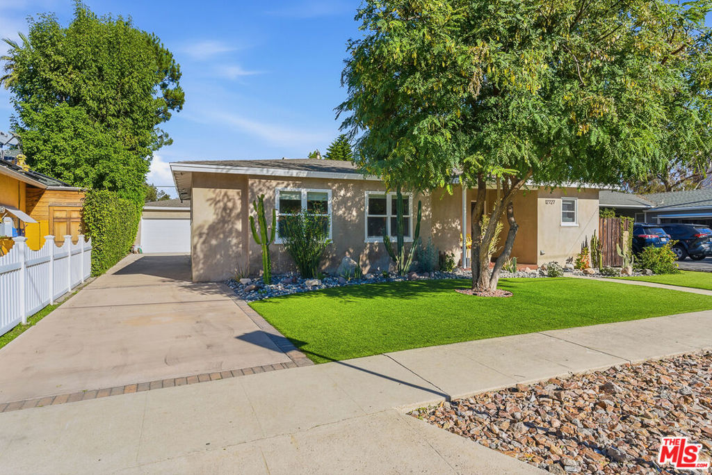 12727 La Maida Street