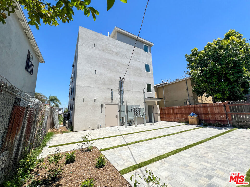 142 E 84th Street