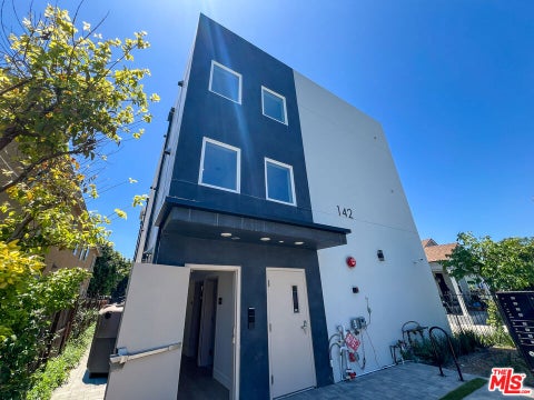 Photo of 142 E 84th Street, Los Angeles, CA 90003 (MLS # 26843201)