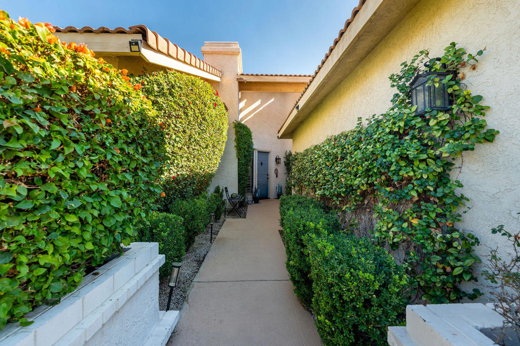 39196 Sweetwater Drive