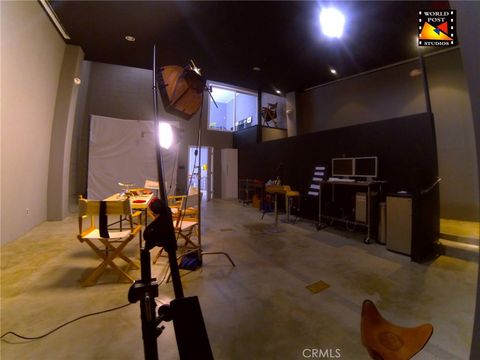 Photo of 11417 Miranda Street, North Hollywood, CA 91601 (MLS # SR26076824)