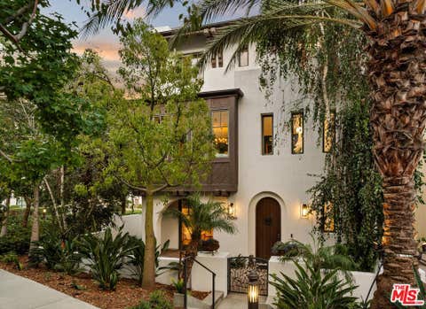 Photo of 13049 S Icon Circle, Playa Vista, CA 90094 (MLS # 26854603)