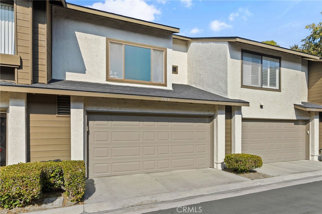 Lakeview Townhomes - Residential