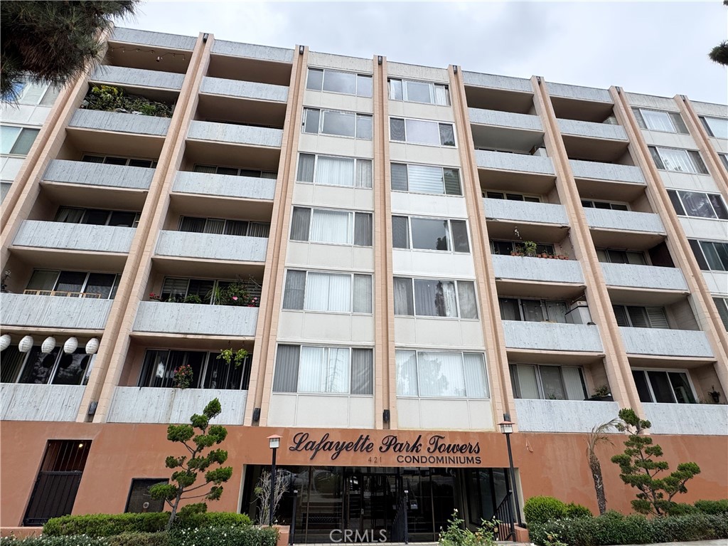 Charming 1 bedroom 1 bathroom condo unit in Los Angeles! The building has an onsite manager, is maintained on a daily basis and secured by staff. Amenities include a gym, sauna, rooftop pool, jacuzzi and amazing views of the city and Hollywood hills. This 715 sf unit features a living room fireplace, balcony, central air conditioning and heating, fresh paint throughout the unit, granite counter tops in the kitchen and bathroom vanity. There is plenty of storage space throughout the unit as the bedroom has 3 different closets and 2 other storage areas right outside the bedroom. The kitchen's stainless steel appliances include a refrigerator, dishwasher, gas stove, and microwave. Easy access to public transportation (Metro Red Line stop: Wilshire and Vermont). Conveniently located near downtown LA, and only minutes away from 101, 10, and 110 freeways. Renters insurance is required.