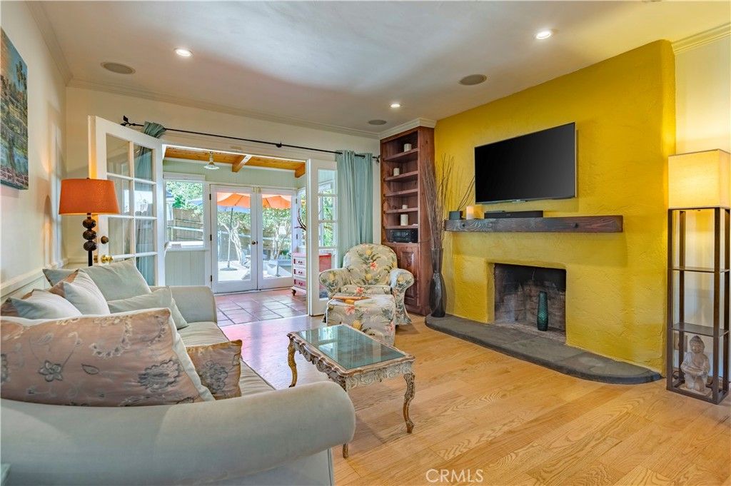 Photo of 5223 Alhama Drive, Woodland Hills, CA 91364 (MLS # SR25200484)