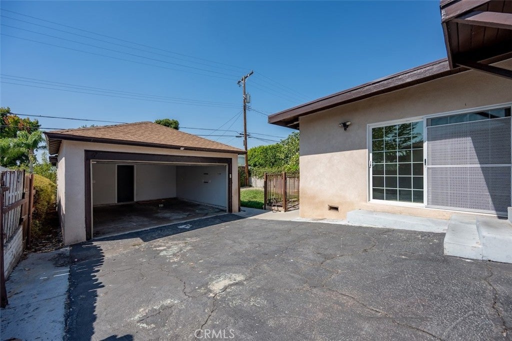 2903 N Lincoln