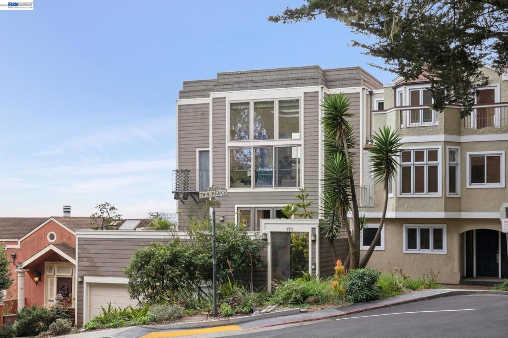 171 Twin Peaks Blvd
