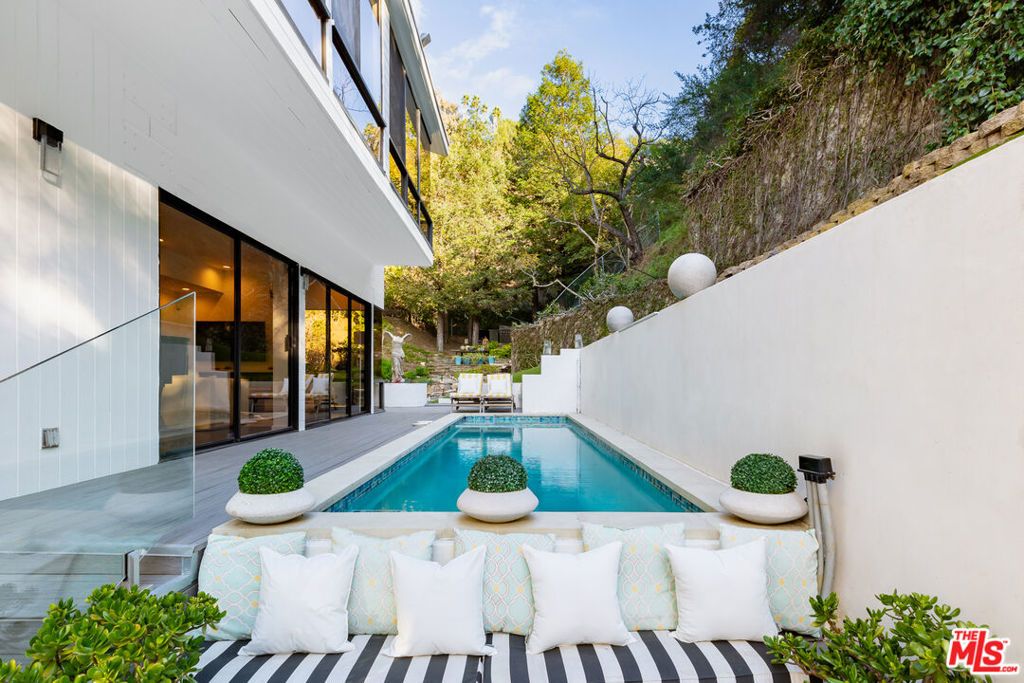 Photo of 2350 Benedict Canyon Drive, Beverly Hills, CA 90210 (MLS # 26632797)