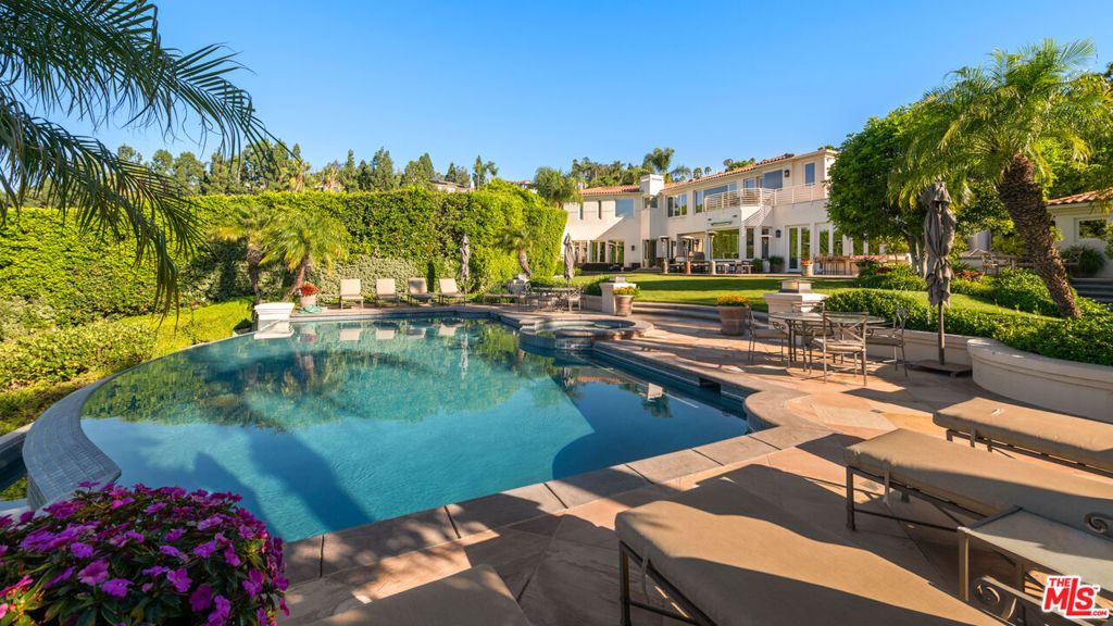 Photo of 14035 Aubrey Road, Beverly Hills, CA 90210 (MLS # 25626001)