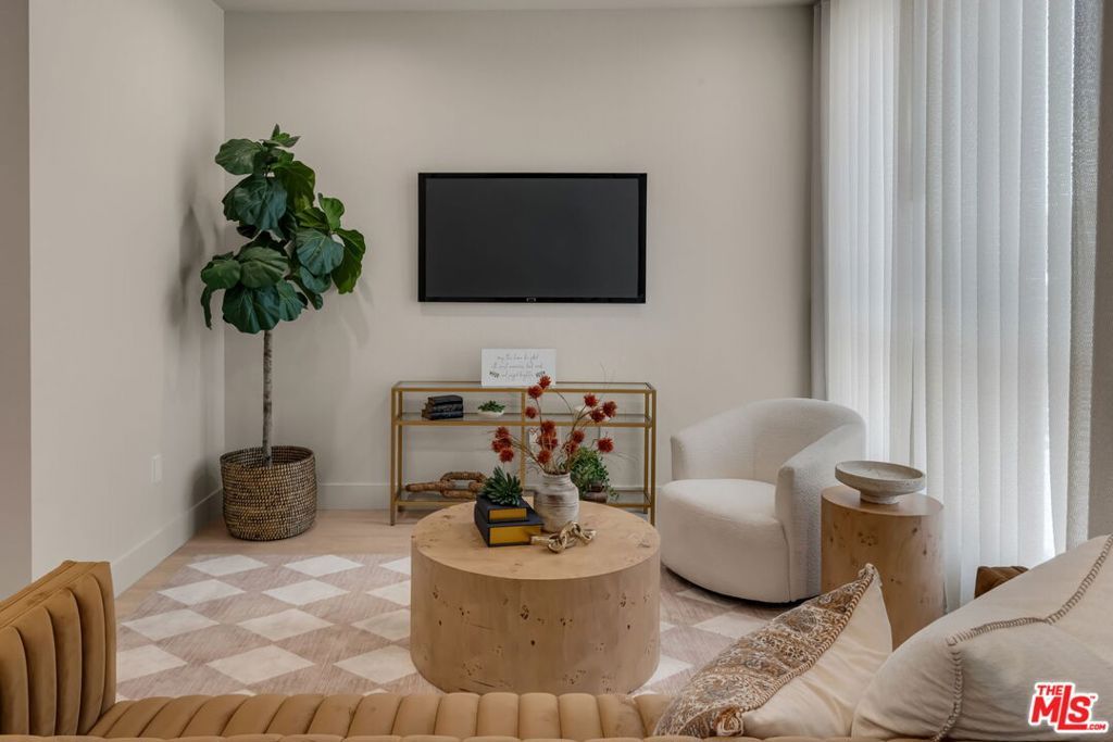 Photo of 117 Plymouth Street, Inglewood, CA 90302 (MLS # 25627479)