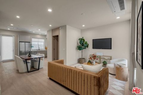 Photo of 117 Plymouth Street, Inglewood, CA 90302 (MLS # 25627479)