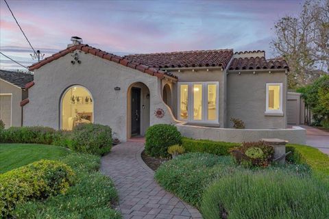 Photo of 1068 Merle Avenue, San Jose, CA 95125 (MLS # ML82043713)